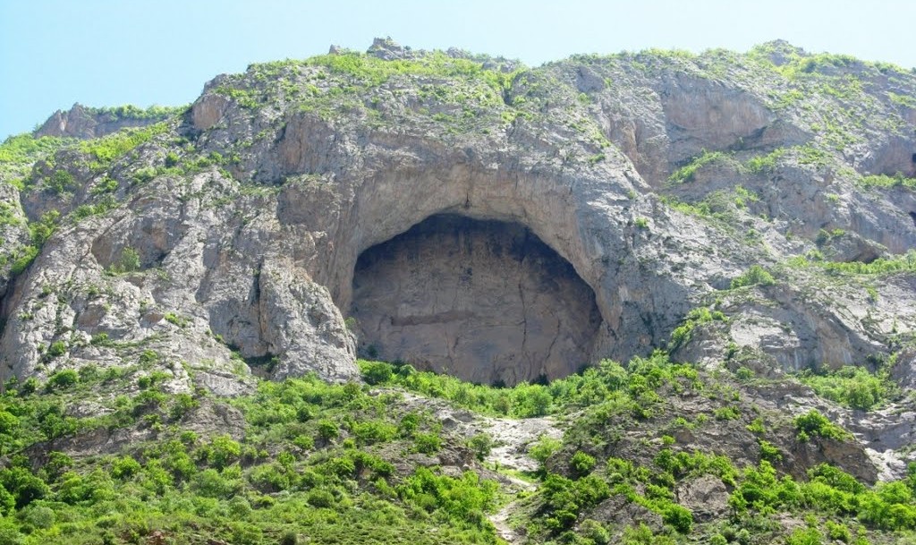 غار-دژ اسپهبد خورشید